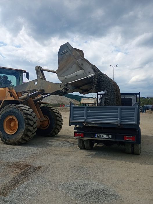 Nisip pietriș sort pământ negru vegetal moloz