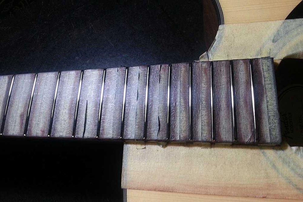 Профессиональный ремонт гитар