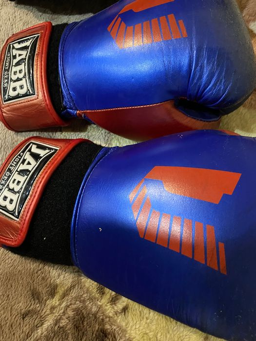 Боксерские перчатки