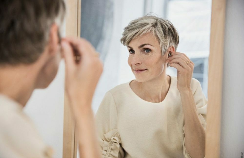 Слуховой аппарат. Eshitish moslamasi.