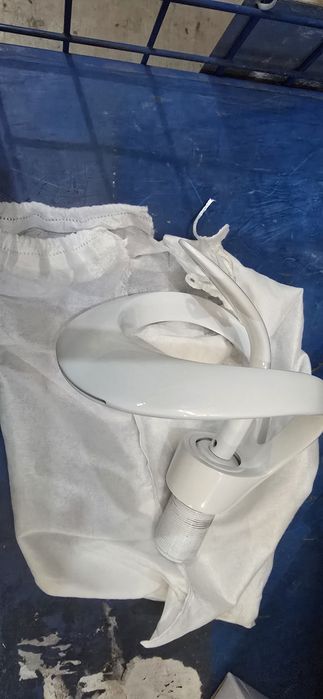 Луксозен смесител батерия чешма за баня.