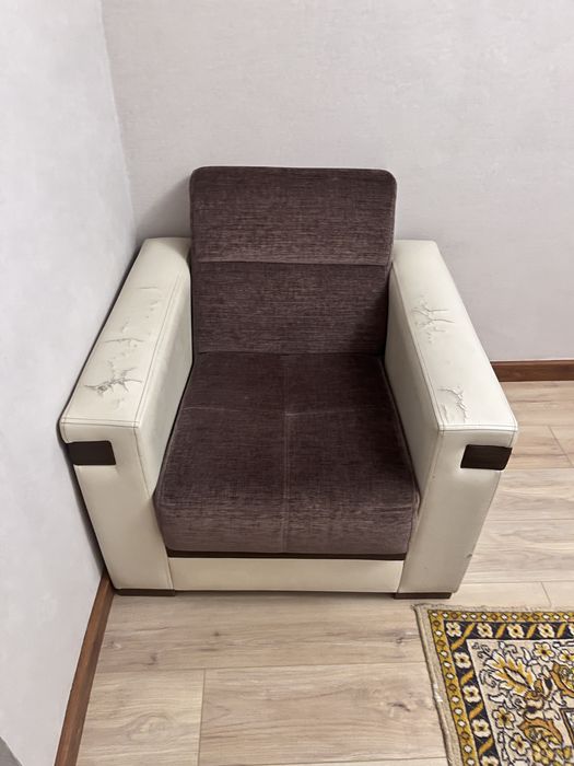 Продаю угловой диван