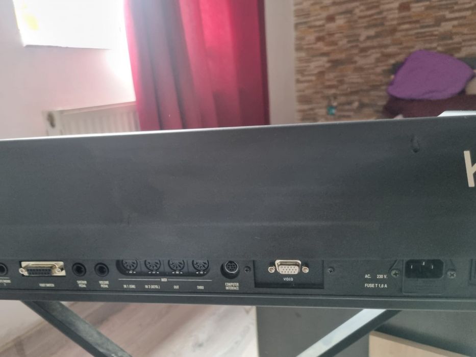 Vând orga  Ketron X1 ca noua