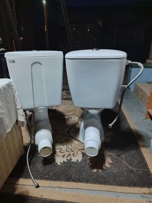 Продам унитазы..