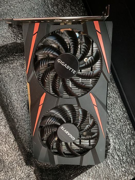Видеокарта RX460 Gigabyte 4gb
