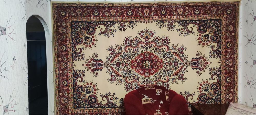 Продам ламбрикен, тюль, ковер