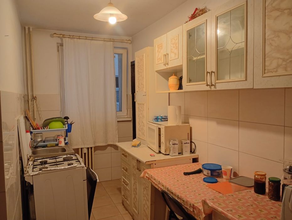 Închiriez apartament cu o camera