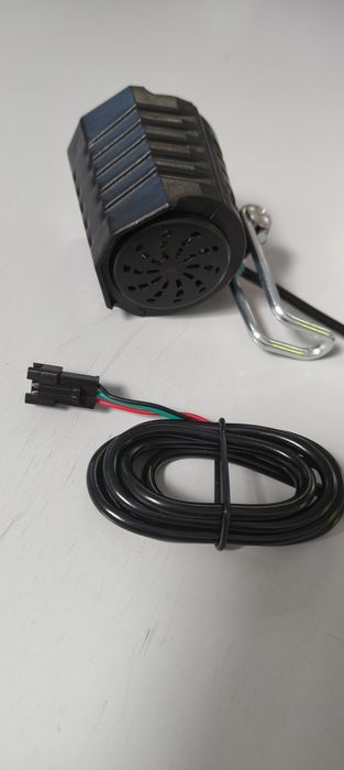 Vând  Far cu claxon  2 în 1 pentru bicicletă electrică, , trotinetă electrica,scuter  .