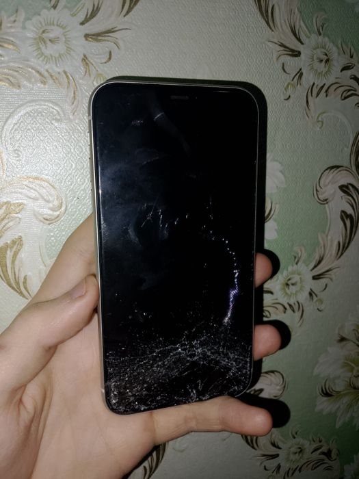 Продаю  Айфон 11