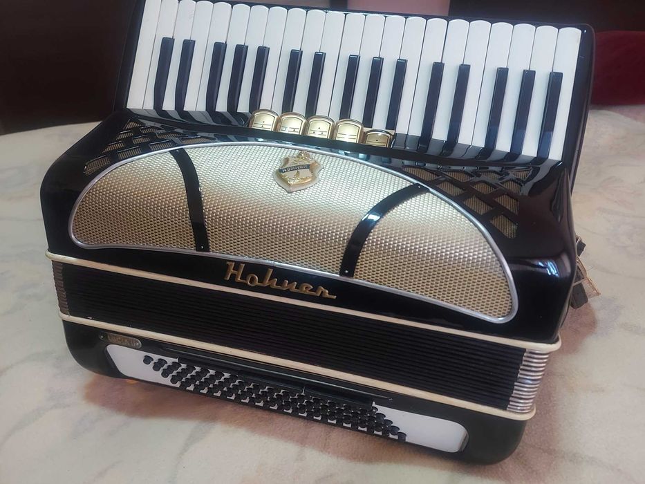Hohner Lucia 2 80баса