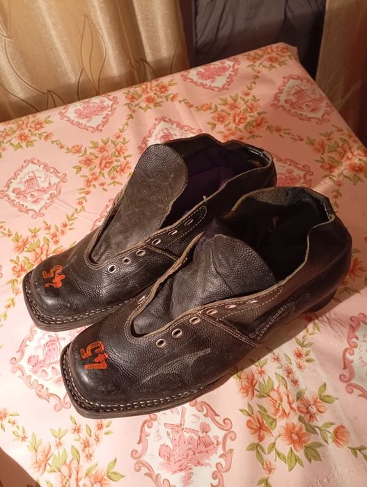 Продам лыжные ботинки