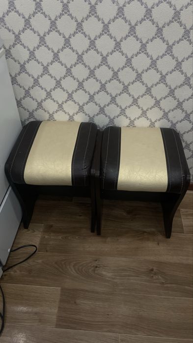 уголок стол со стульями