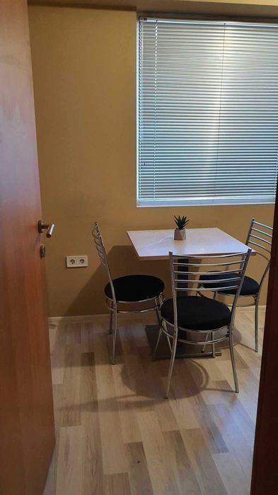 Двустаен апартамент, Под наем, кв. Запад 2