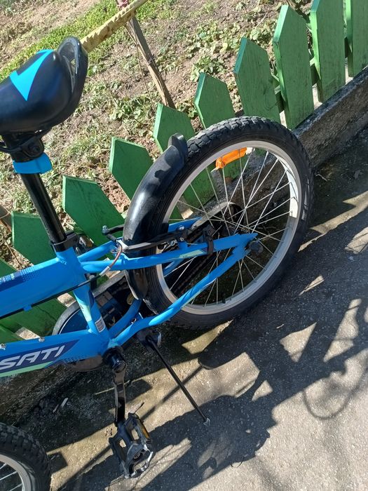 Продавам децко колело