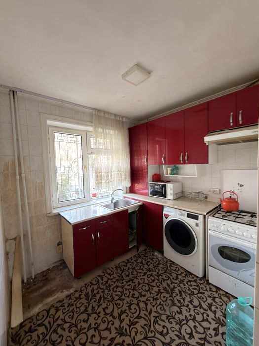 Продаётся уютная 2-комнатная квартира на 1 этаже.