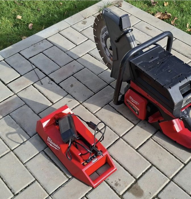 Milwaukee fierastrau COS 350