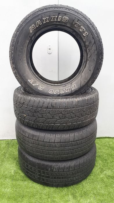 Продам комплект шин Maxxis R 17.