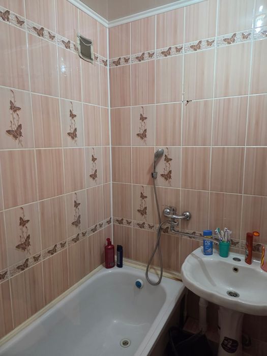 Продам 2 ком квартиру в р-оне Карасай