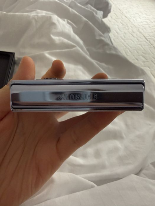 Samsung Galaxy Z Flip 4