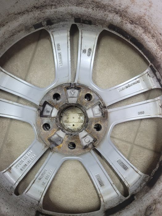 Jante+ cauciucuri Audi A3 225/45 R18
 Model 5-Parallel Spoke
225/45 R18, 7.5J, ET 51,  5x112
Jantele nu sunt indoite sau sudate
Compatibile cu:
A