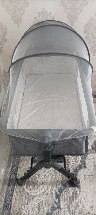 Bolalar krovati holati yangi