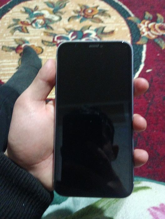 Iphone 11 ideal ekran alishgan orginalga imeyka otmagan obmen bor