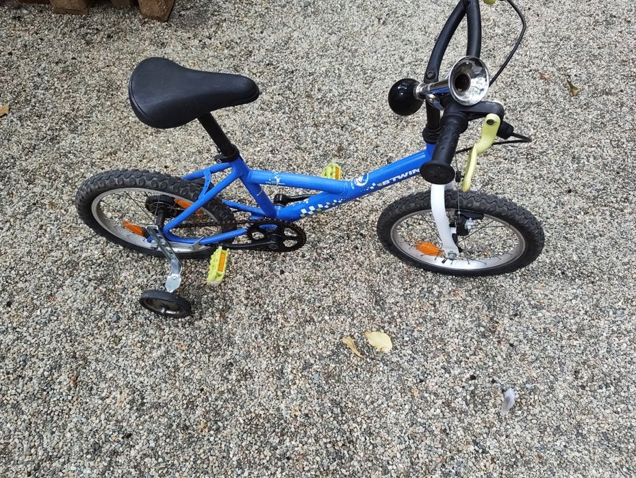 Bicicleta pentru copii mici.