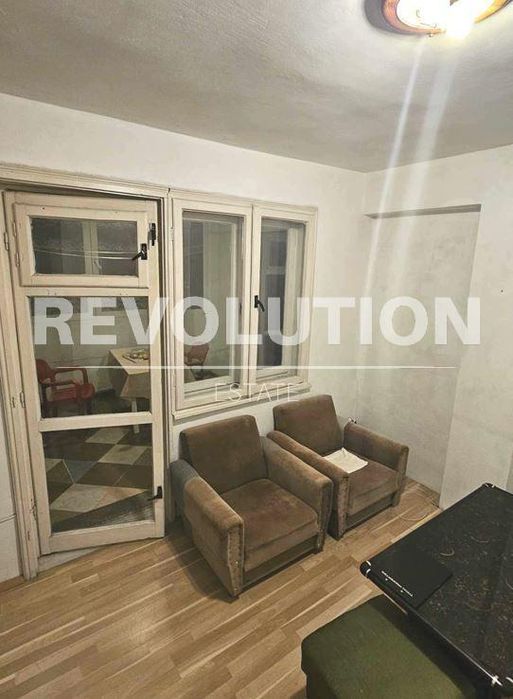 Дава се под наем Двустаен апартамент в Варна, Център - 100 кв.м за 325 € - Снимка #1