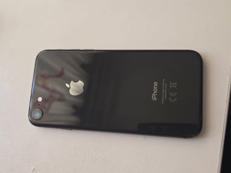 iPhone 8 64GB - Baterie 100 % Originala -Folie Privacy (Defect Camera)