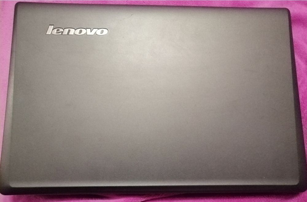 Laptop Lenovo sí HP