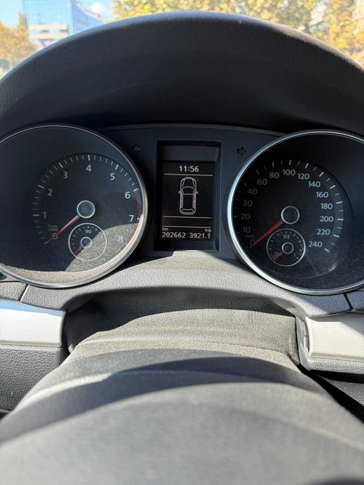 Volkswagen Golf 6 | 1.2 TSI (105 CP, Manuală 6 trepte) | 2010 | Park Assist | Climatronic | Scaune încălzite