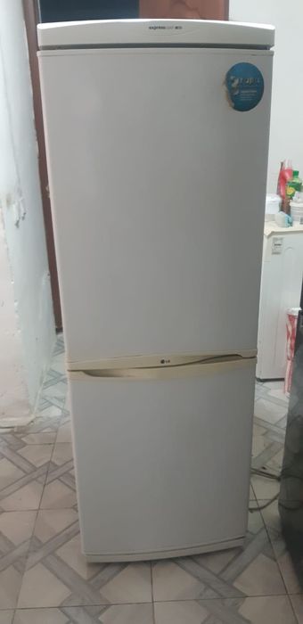 Срочно продаю холодильник