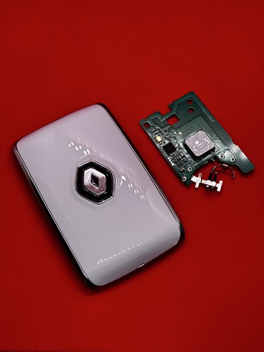 Copiere și programare cartele Renault 4 butoane – rapid, sigur
