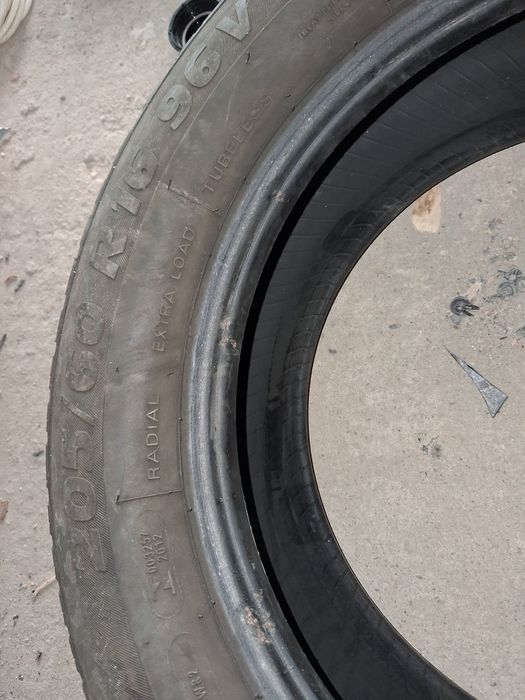 De vânzare 3 anvelope  205/60 R16