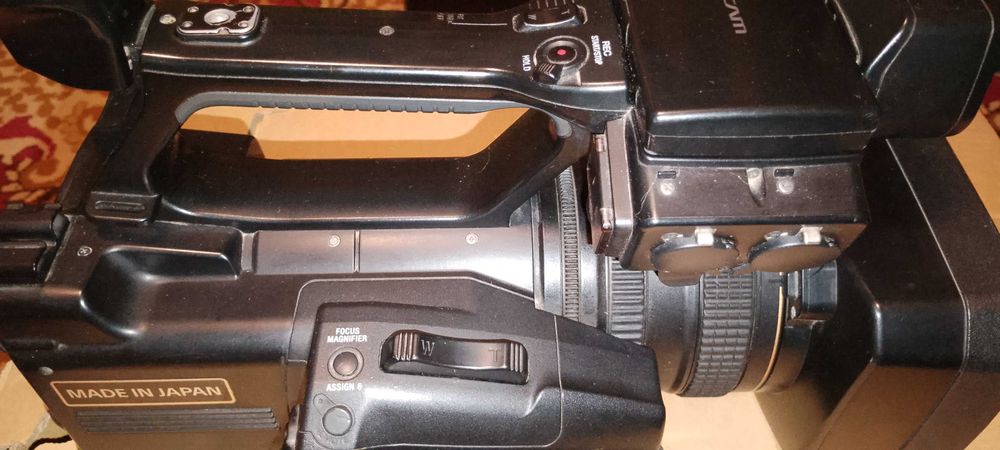 Продается видеокамера Sony HXR-NX3