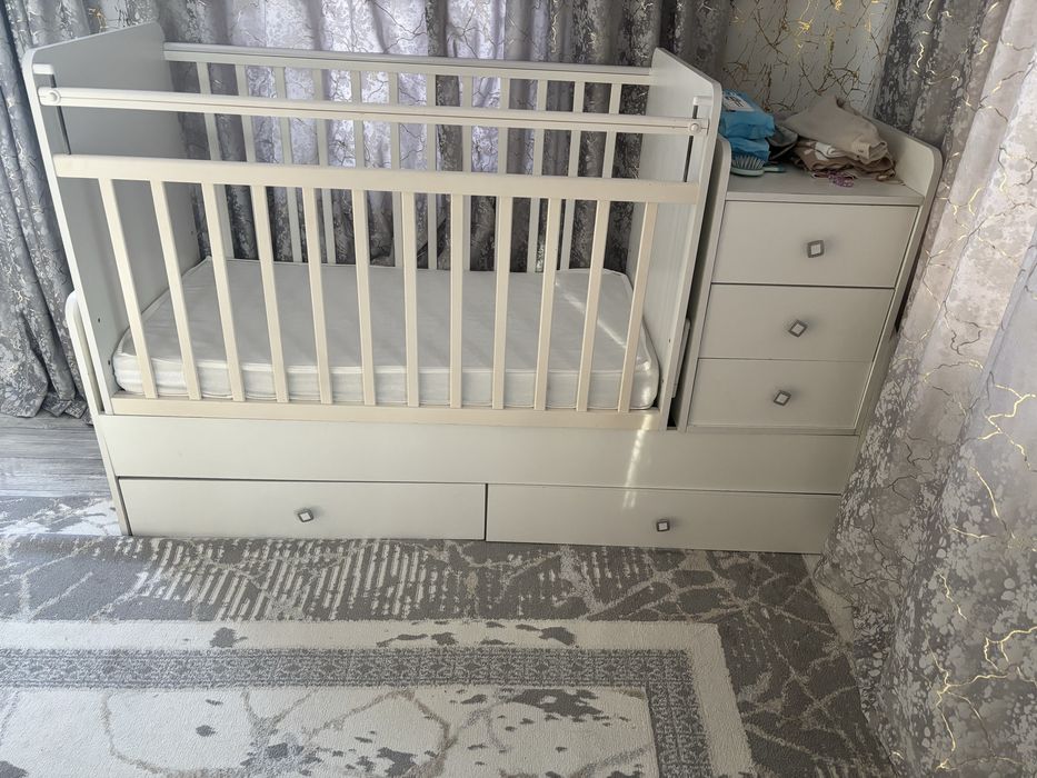 Продам кроватку детскую