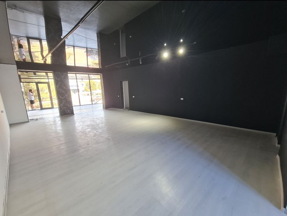 Alohida turgan bino 3 qavat 350м2 ijaraga beriladi
N