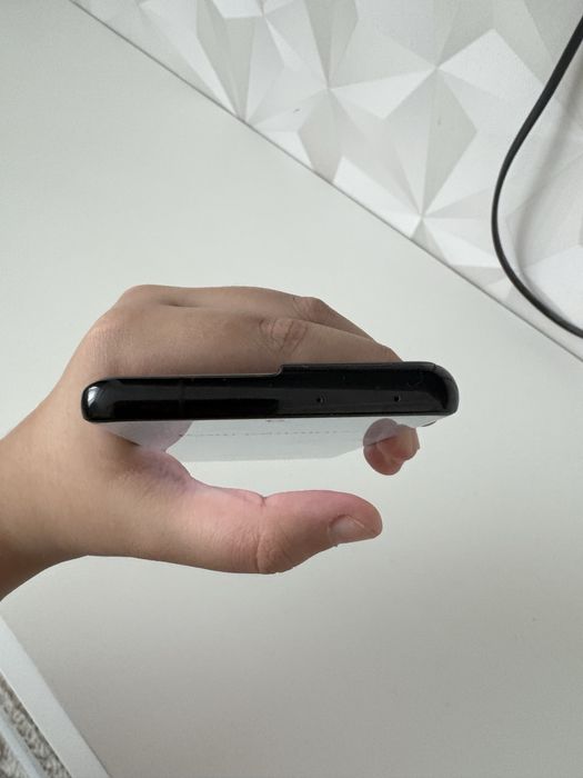 Продаю S21 ultra