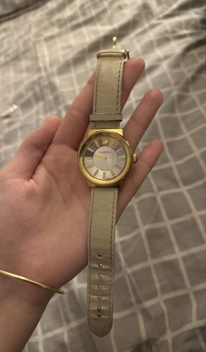 Продам часы swarovski