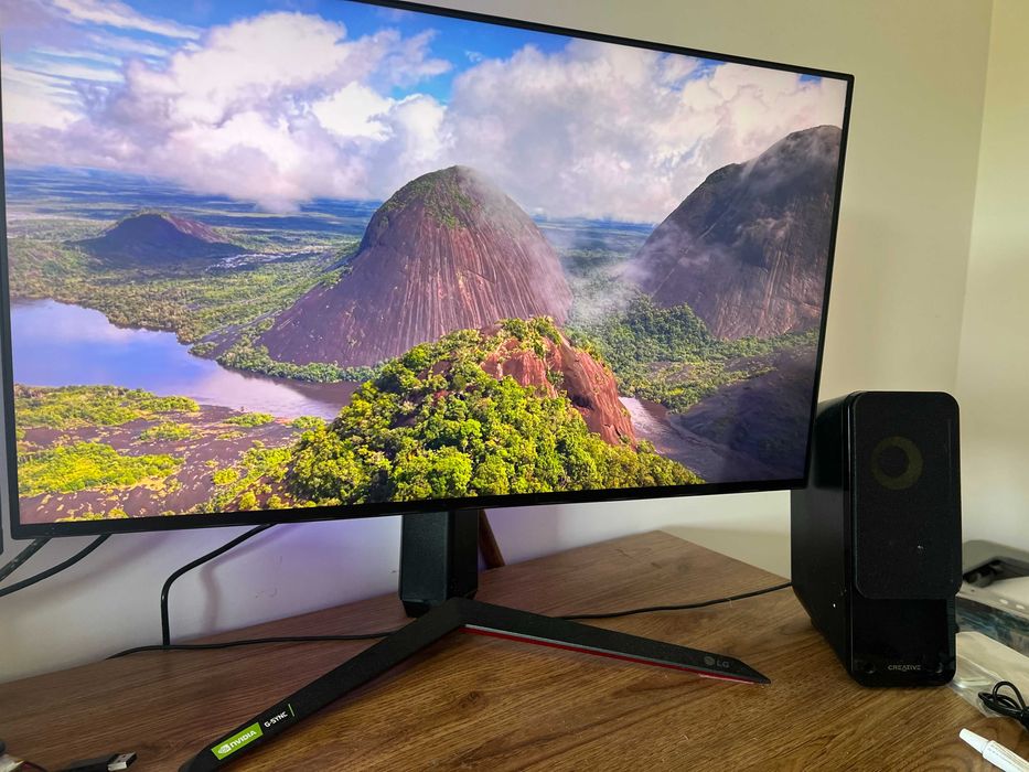 Гейминг Монитор LG UltraGear 27" 27GP950-B 4K / 144Hz / HDR600 / 1ms