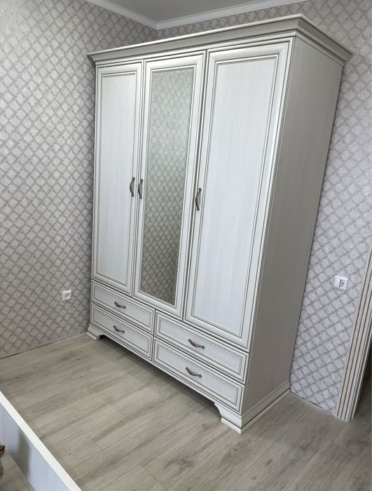 Продам спальный гарнитур