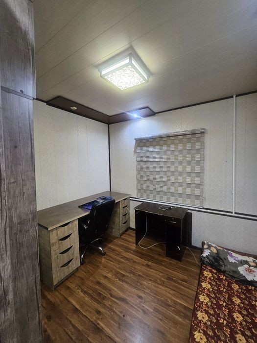 4хона 5 хона килинган падвал ям жилой килинган 1 этаж ховлисида Тапчан