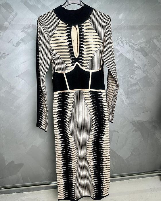 Стилна рокля плетиво