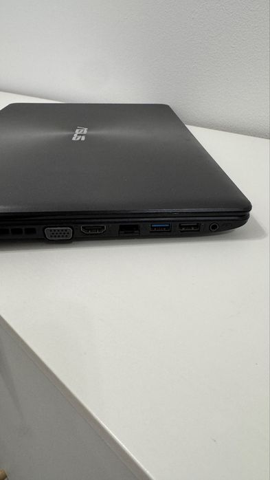 Ноутбук Asus x550c