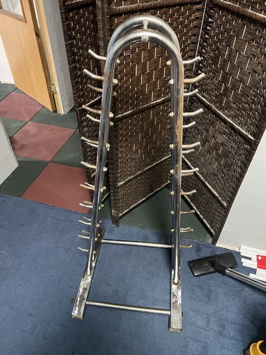 Продается Стоика для Гантелей