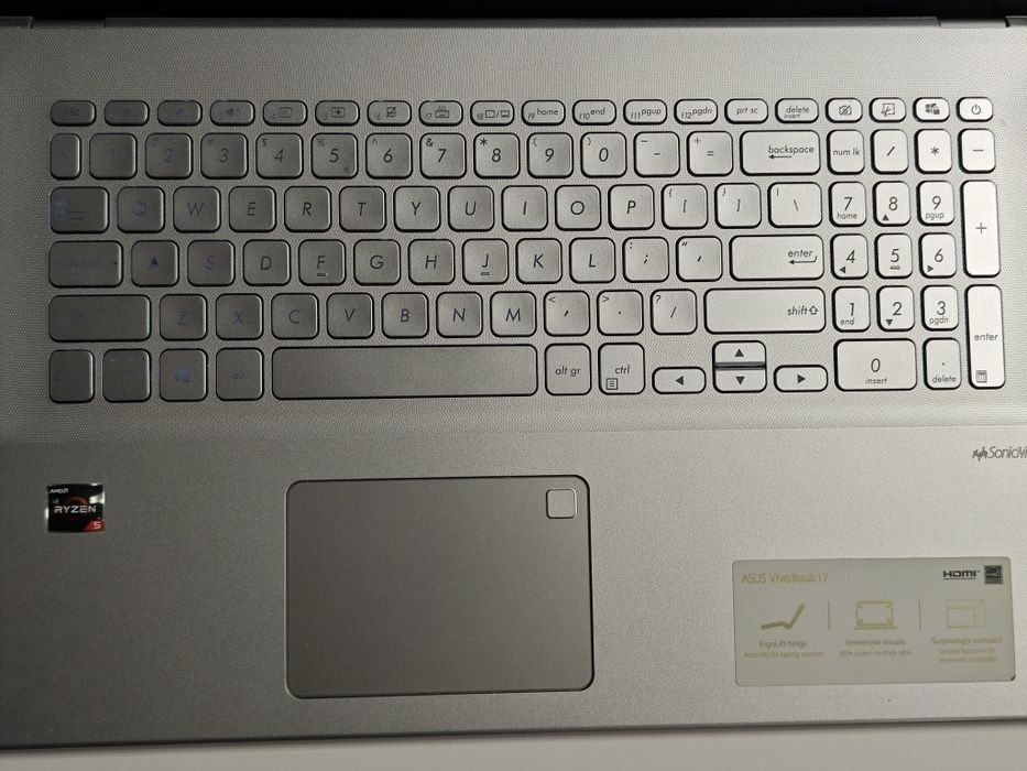 Laptop ASUS VivoBook 17 (17.3 inch) + Windows 11 Home