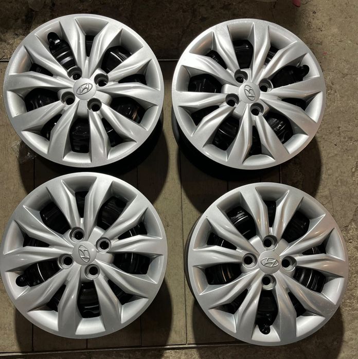 Продам комлект оригинал 15 r