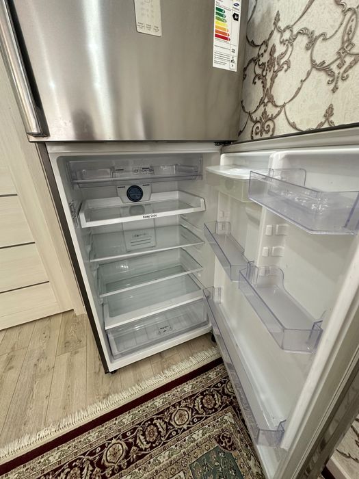 Холодильник Samsung