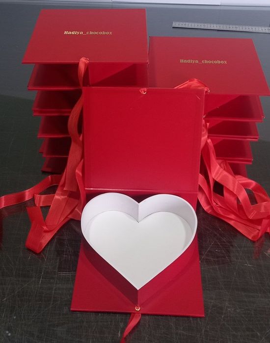 Zakasga har xil turdagi chocoboxlarni tayyorlab beramiz