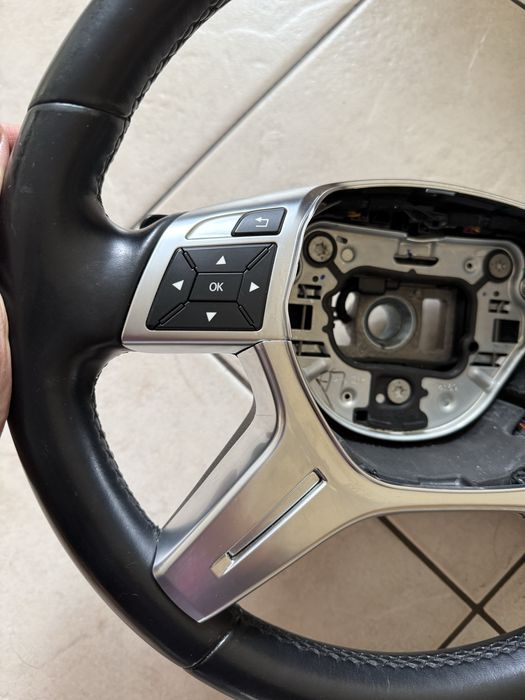 Много добър Волан за W166 Mercedes ML с пера